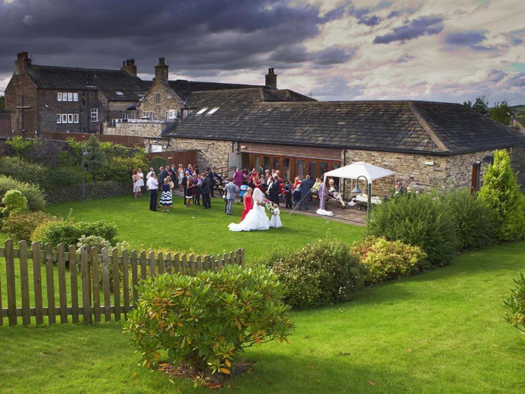 Hotel The White Hart At Lydgate Oldham Esterno foto